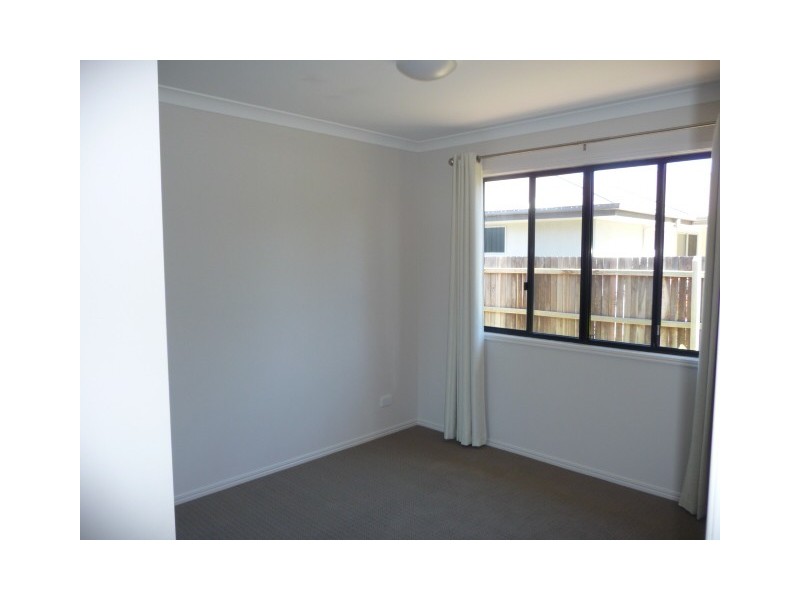 19 Habitat Cct, Cooloola Cove QLD 4580