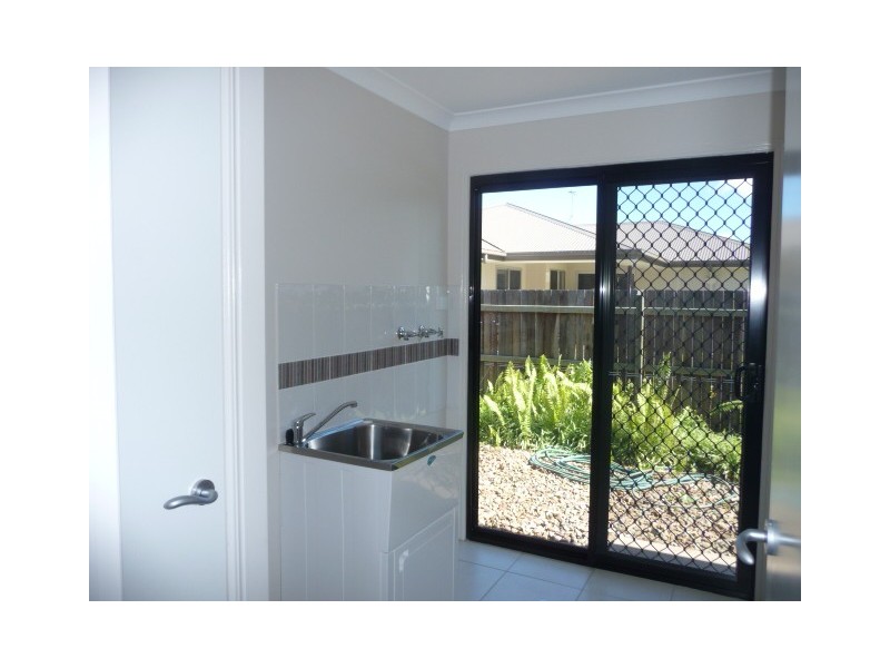 19 Habitat Cct, Cooloola Cove QLD 4580