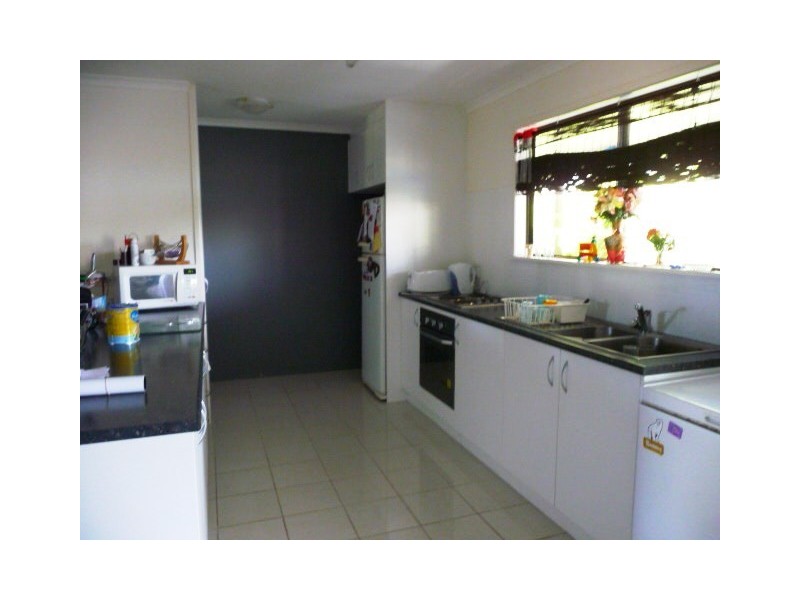 102 Gympie Rd, Tin Can Bay QLD 4580