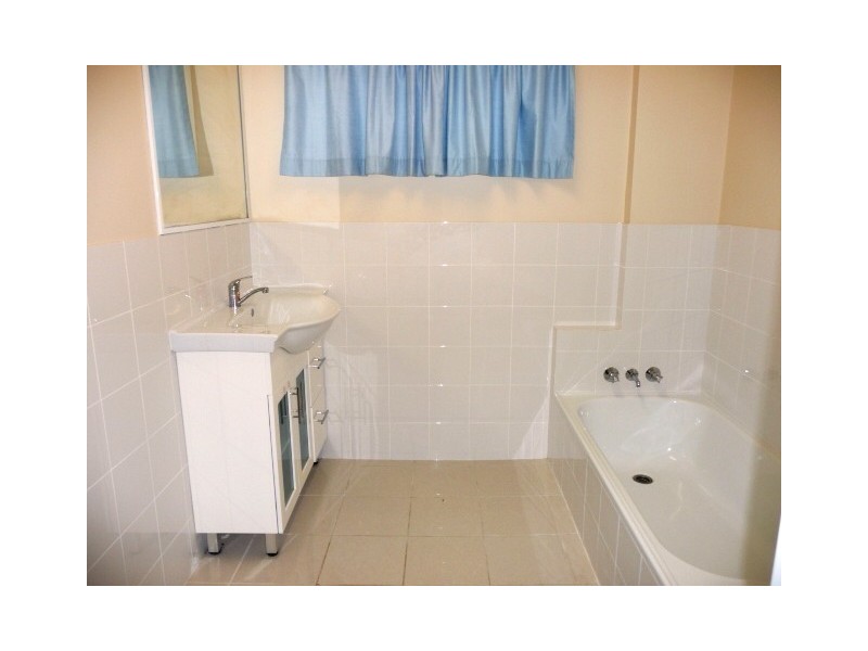 102 Gympie Rd, Tin Can Bay QLD 4580