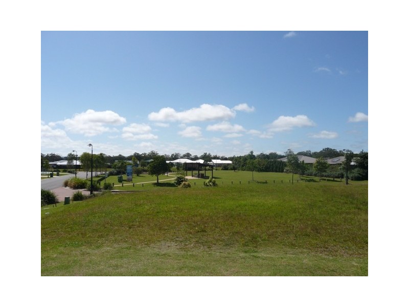 36 Creekside Esp, Cooloola Cove QLD 4580