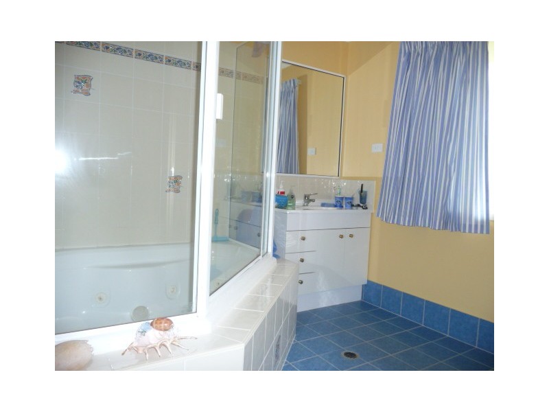 111 Investigator Ave, Cooloola Cove QLD 4580