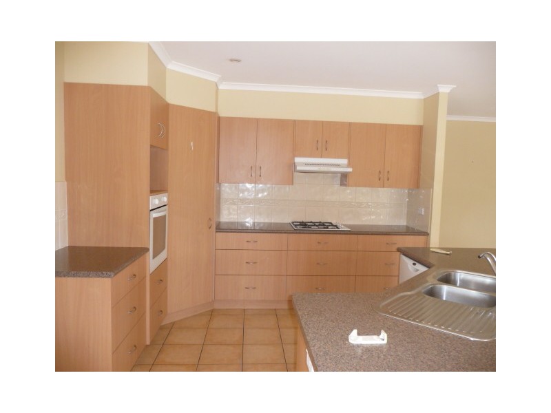 32 Canberra Avenue, Cooloola Cove QLD 4580