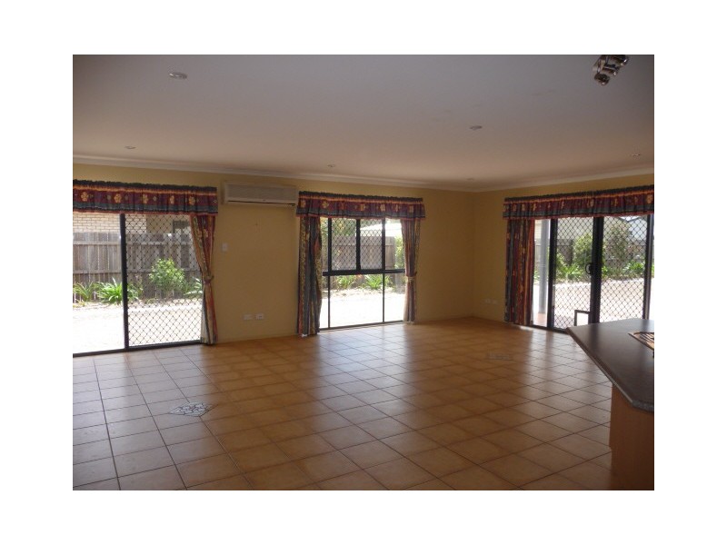 32 Canberra Avenue, Cooloola Cove QLD 4580