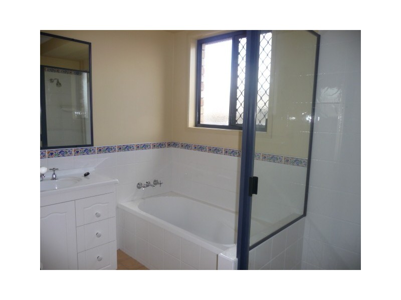 32 Canberra Avenue, Cooloola Cove QLD 4580