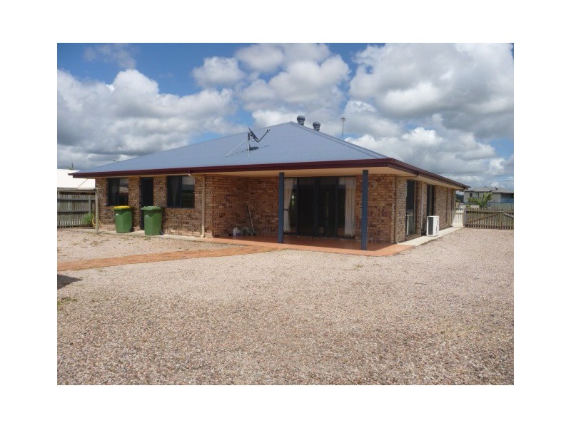 32 Canberra Avenue, Cooloola Cove QLD 4580