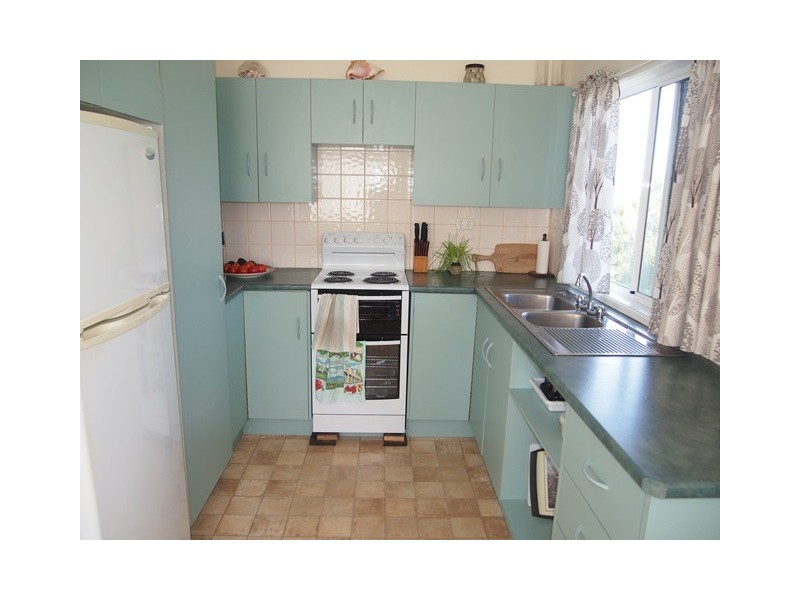 22 Tailor St, Tin Can Bay QLD 4580