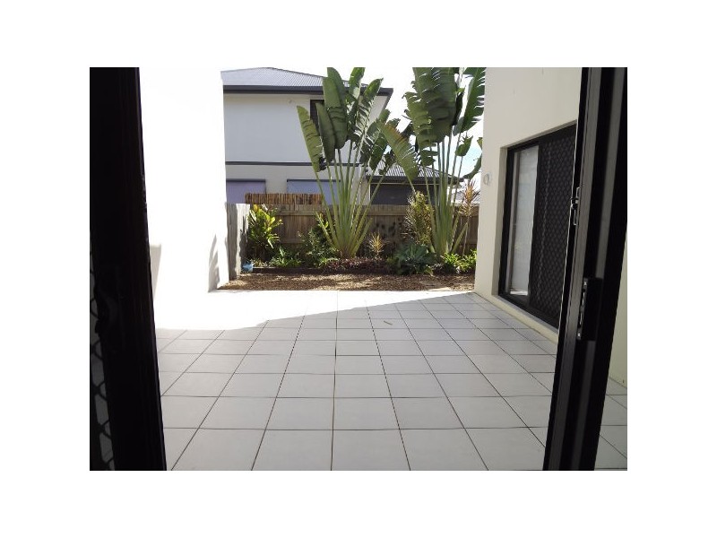 2/43 Creekside Esp, Cooloola Cove QLD 4580