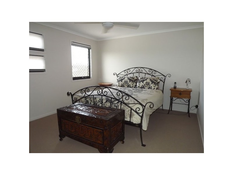 2/43 Creekside Esp, Cooloola Cove QLD 4580