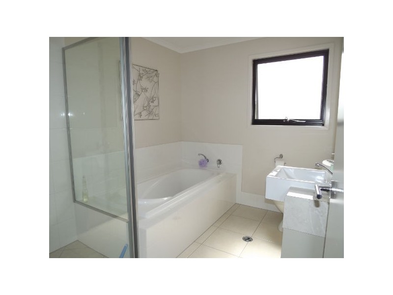 2/43 Creekside Esp, Cooloola Cove QLD 4580