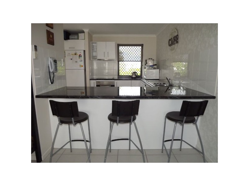 2/43 Creekside Esp, Cooloola Cove QLD 4580