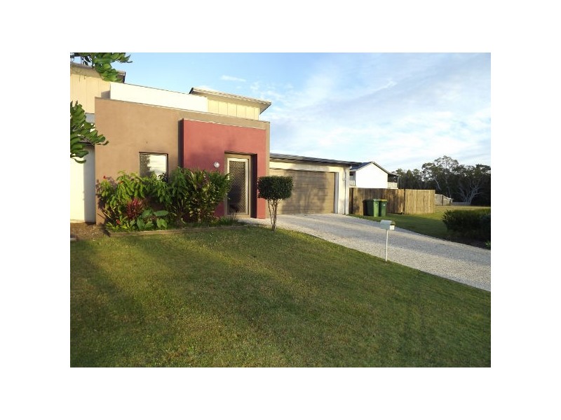 2/43 Creekside Esp, Cooloola Cove QLD 4580