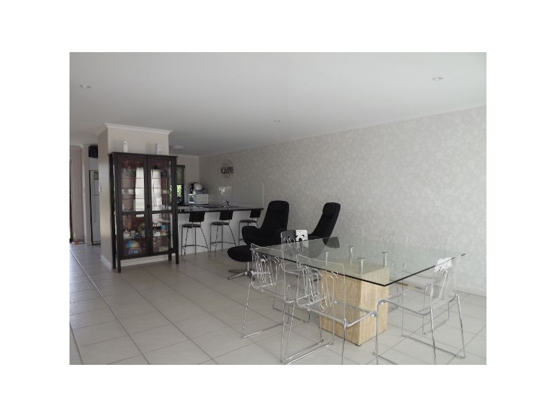 2/43 Creekside Esp, Cooloola Cove QLD 4580