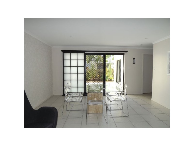 2/43 Creekside Esp, Cooloola Cove QLD 4580