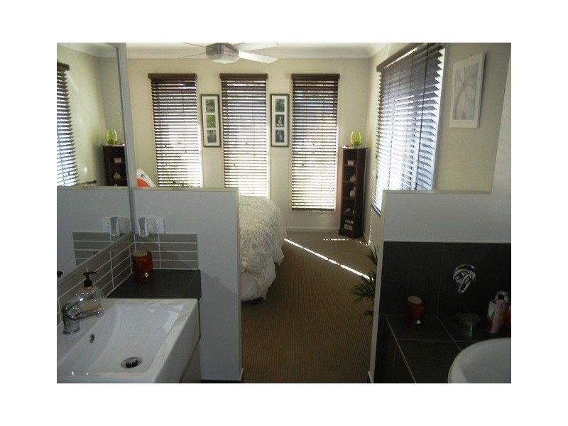 10 Habitat Cct, Cooloola Cove QLD 4580