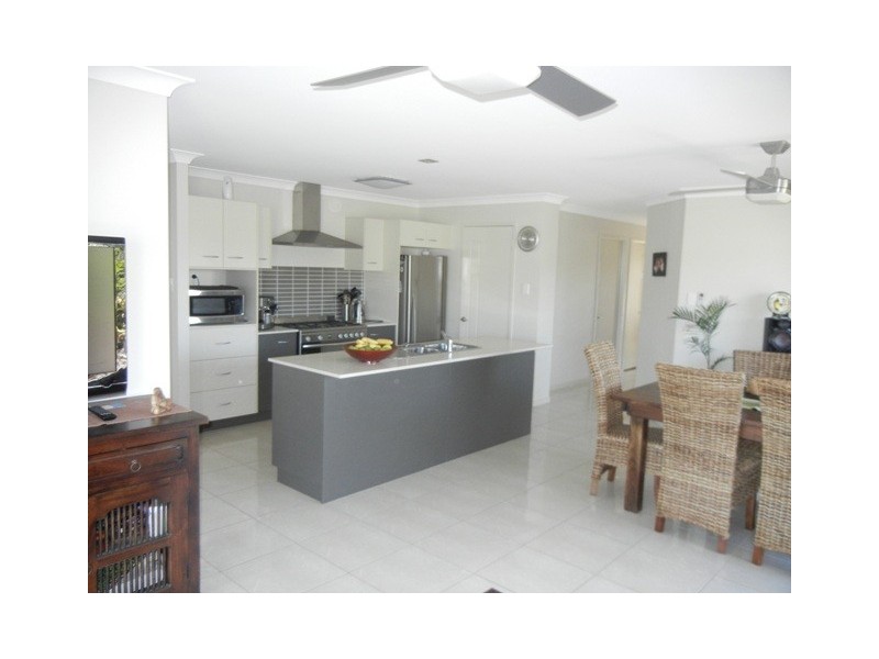 10 Habitat Cct, Cooloola Cove QLD 4580