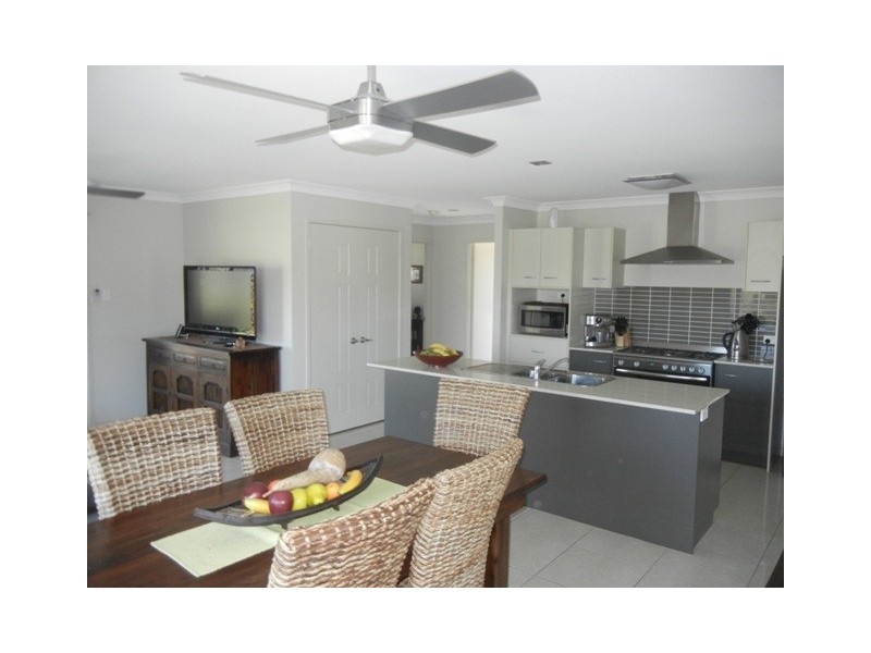 10 Habitat Cct, Cooloola Cove QLD 4580