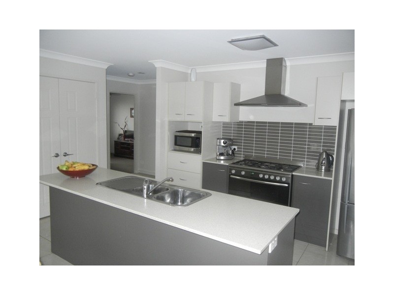 10 Habitat Cct, Cooloola Cove QLD 4580