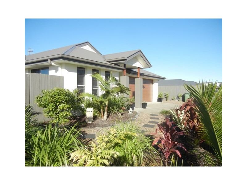 10 Habitat Cct, Cooloola Cove QLD 4580