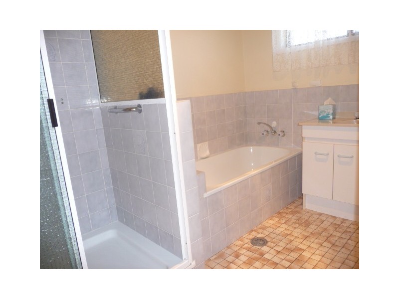 11 Salmon St, Tin Can Bay QLD 4580