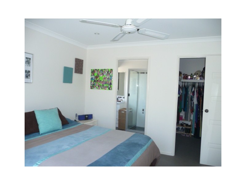 56 Fyshburn Dr, Cooloola Cove QLD 4580