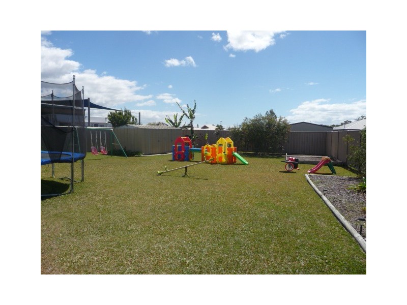 56 Fyshburn Dr, Cooloola Cove QLD 4580