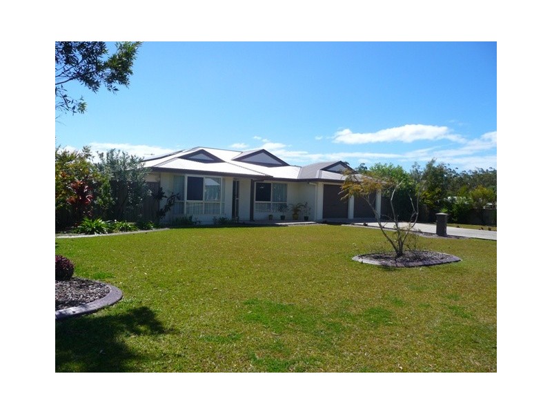 56 Fyshburn Dr, Cooloola Cove QLD 4580