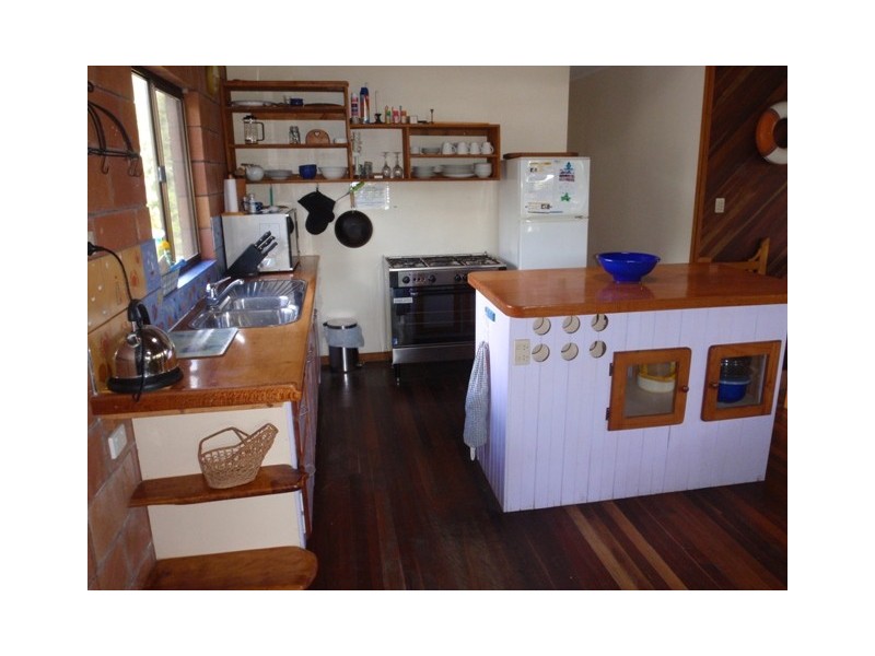 6 Squire Street, Tin Can Bay QLD 4580