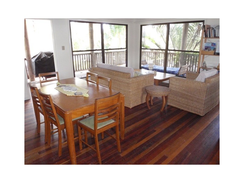 6 Squire Street, Tin Can Bay QLD 4580