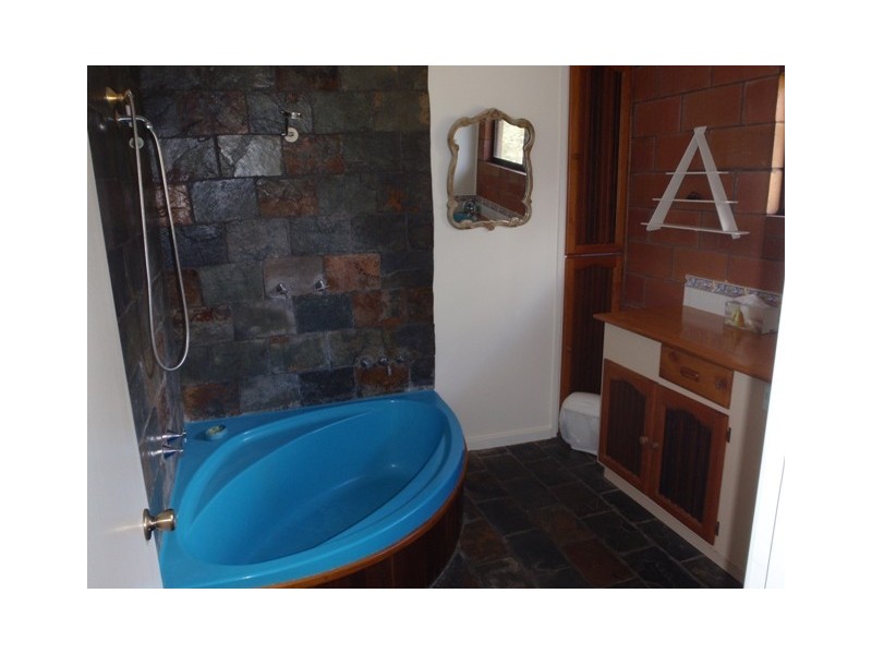 6 Squire Street, Tin Can Bay QLD 4580