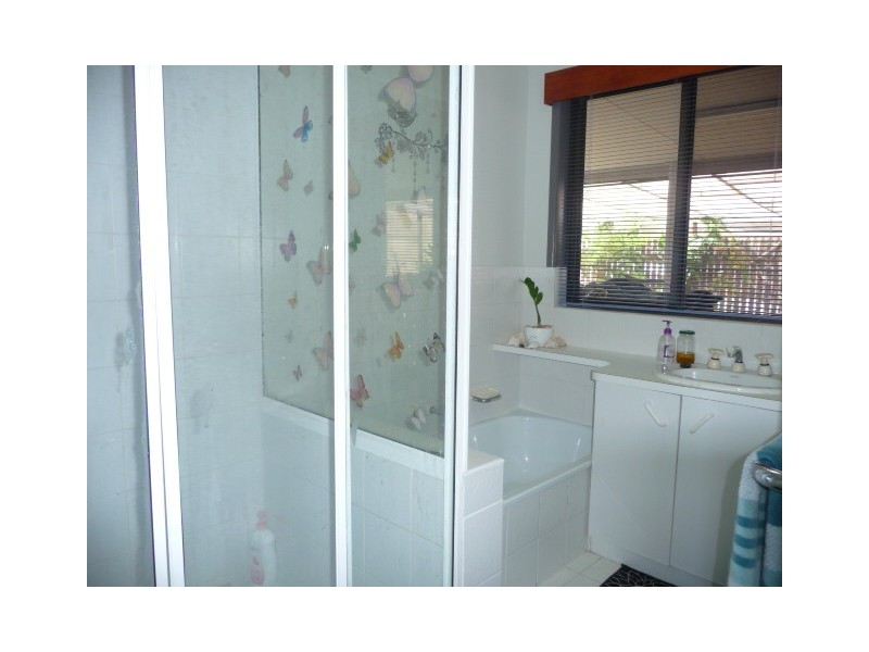 1 Barramundi St, Tin Can Bay QLD 4580