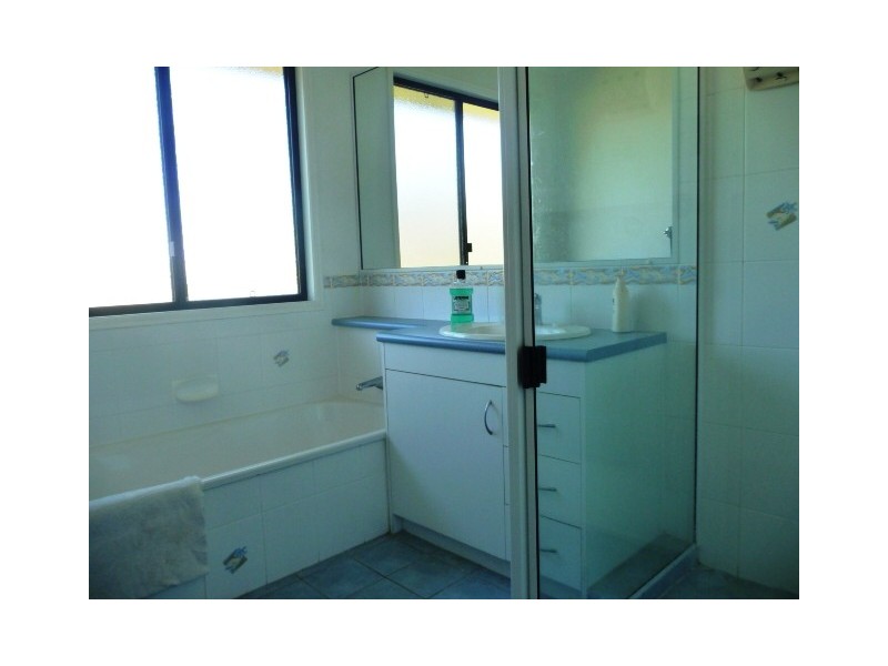 33 Golden Hind Ave, Cooloola Cove QLD 4580