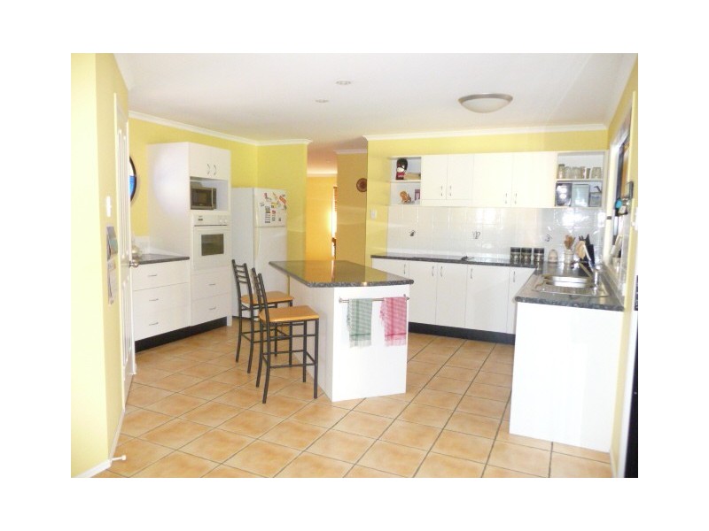 33 Golden Hind Ave, Cooloola Cove QLD 4580