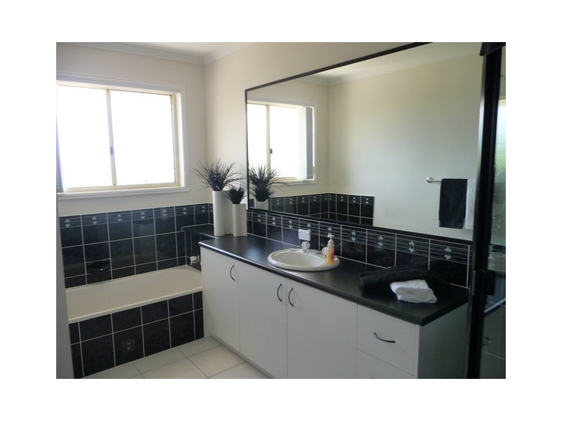 14 Mauretania Avenue, Cooloola Cove QLD 4580