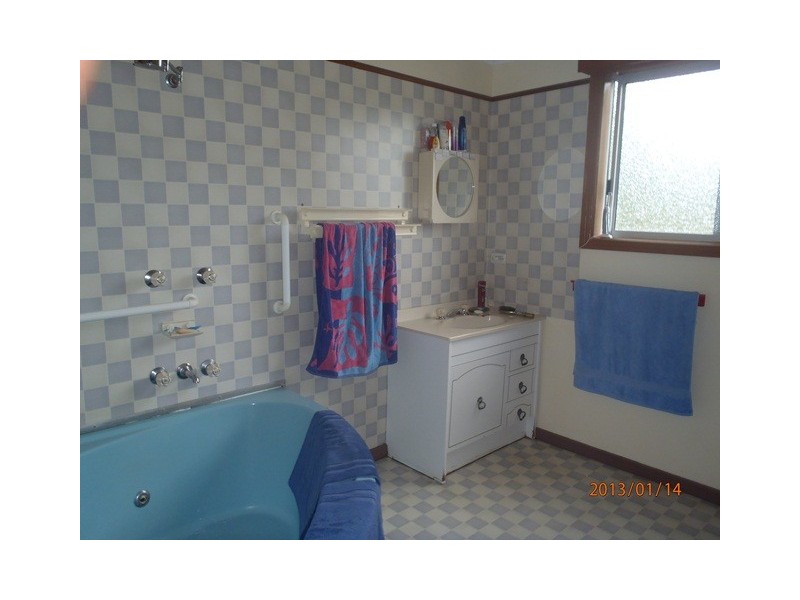 63 Gympie Road, Tin Can Bay QLD 4580