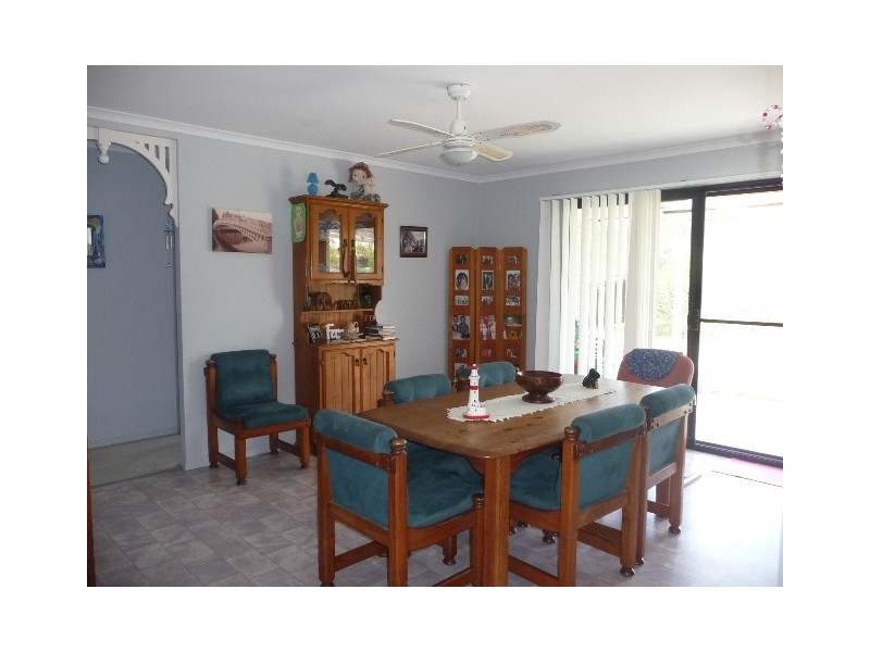 8 Canberra Ave, Cooloola Cove QLD 4580