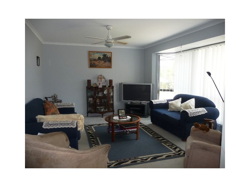 8 Canberra Ave, Cooloola Cove QLD 4580