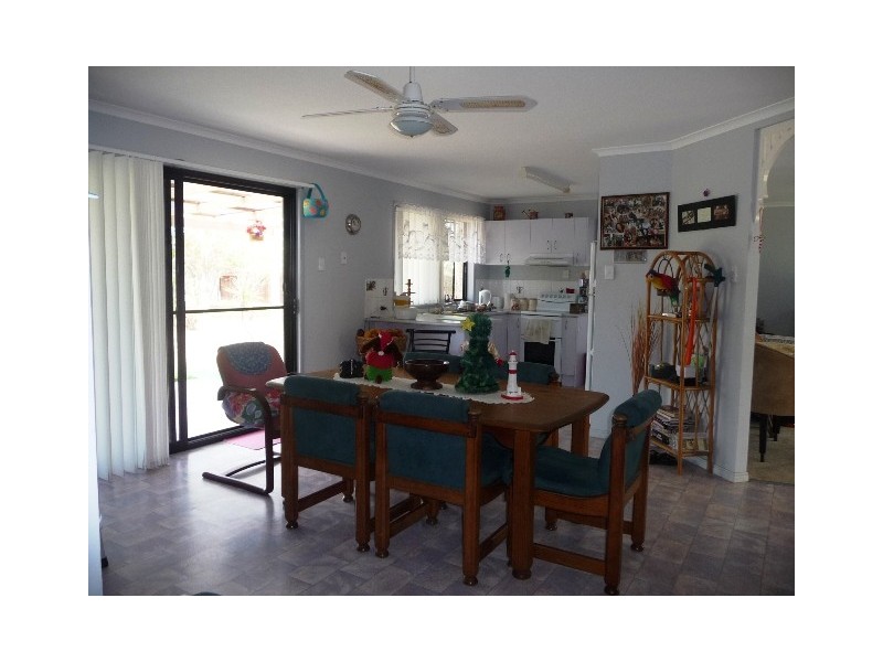 8 Canberra Ave, Cooloola Cove QLD 4580