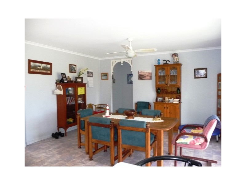 8 Canberra Ave, Cooloola Cove QLD 4580