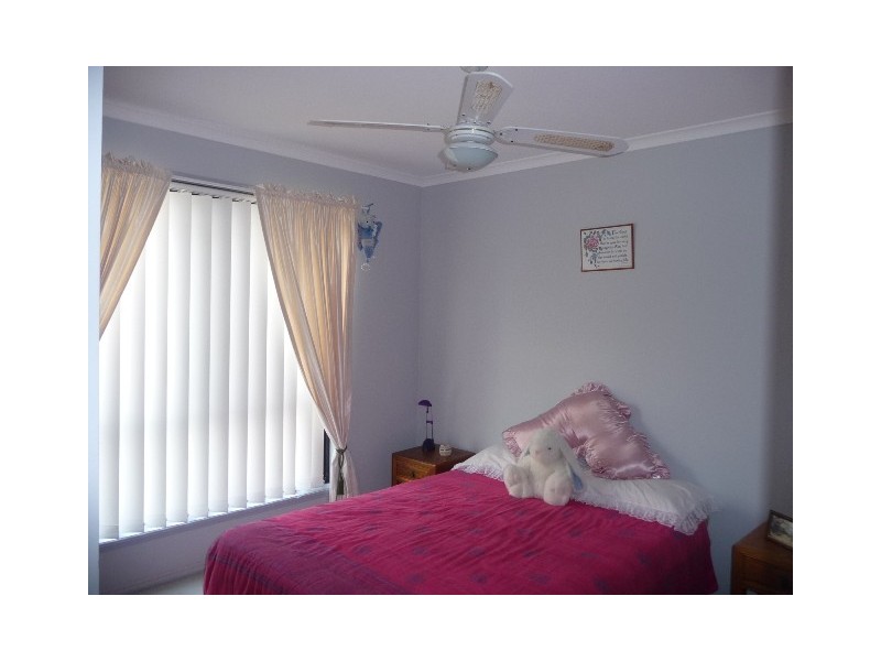 8 Canberra Ave, Cooloola Cove QLD 4580