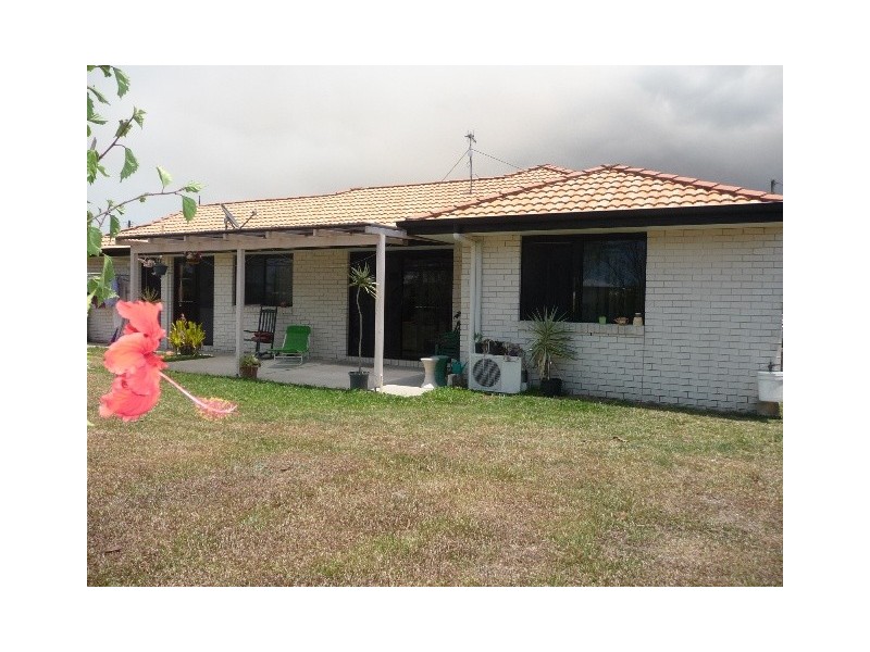 8 Canberra Ave, Cooloola Cove QLD 4580