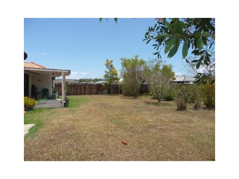 8 Canberra Ave, Cooloola Cove QLD 4580