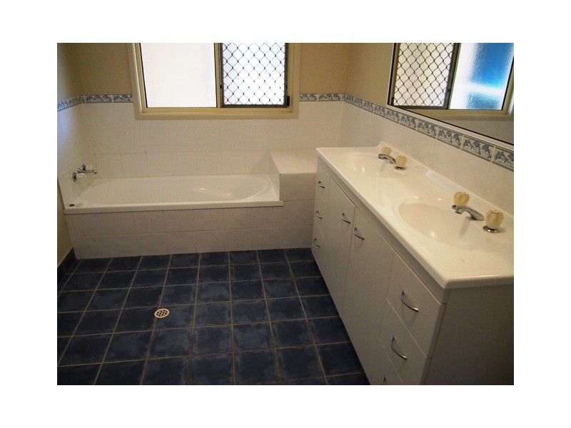 96 Golden Hind Avenue, Cooloola Cove QLD 4580