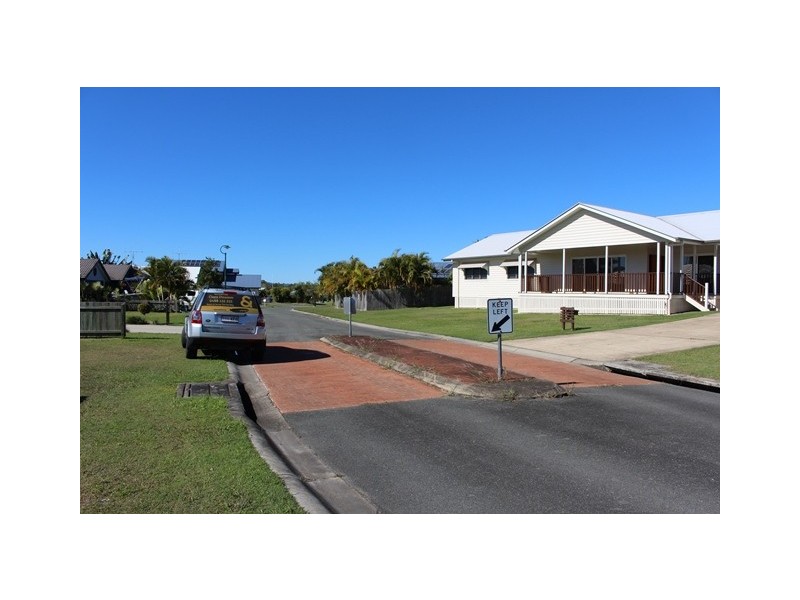 33 Acacia Crescent, Tin Can Bay QLD 4580