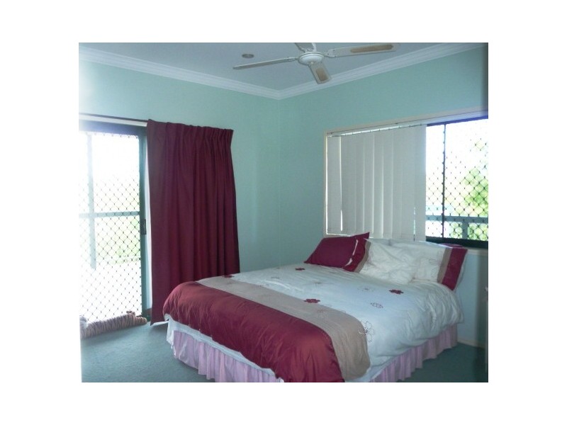 66 Bayside Rd, Cooloola Cove QLD 4580
