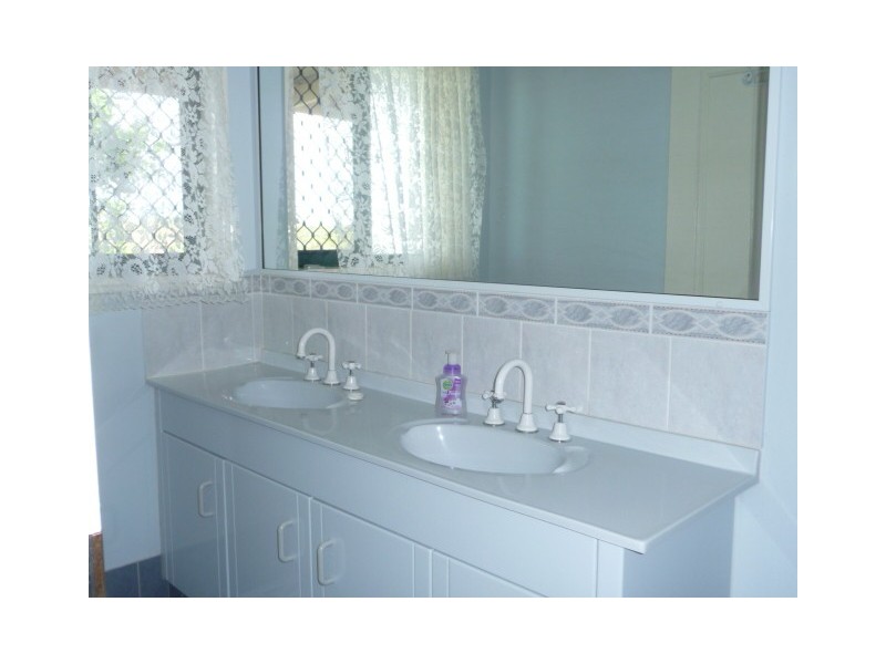 66 Bayside Rd, Cooloola Cove QLD 4580