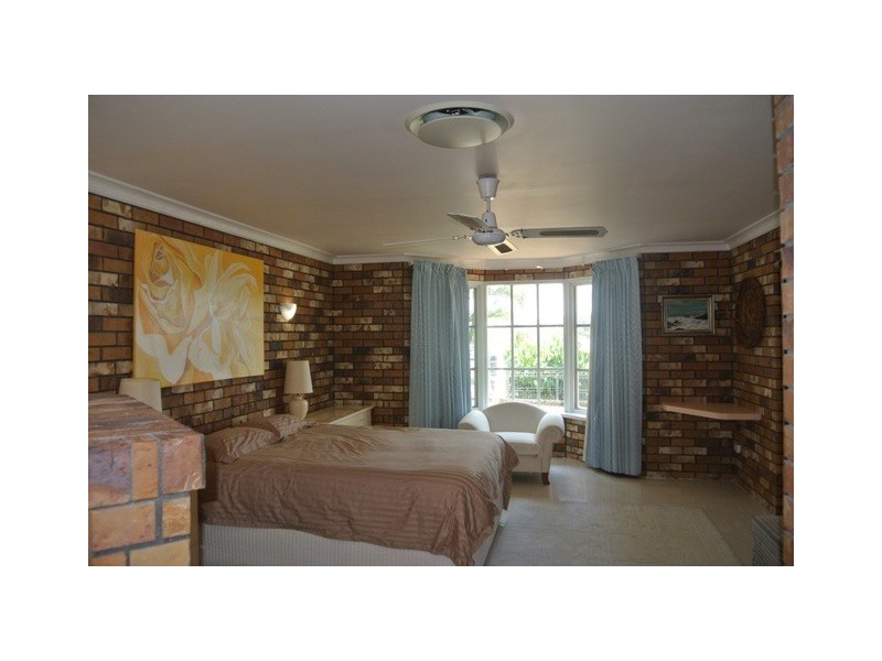 16 Esplanade, Tin Can Bay QLD 4580