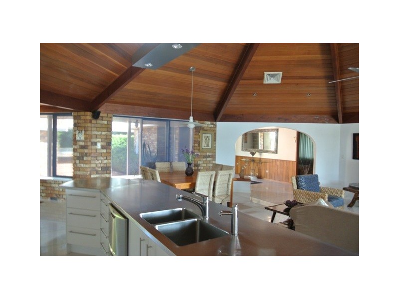 16 Esplanade, Tin Can Bay QLD 4580
