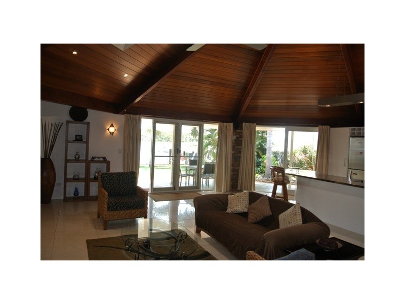 16 Esplanade, Tin Can Bay QLD 4580