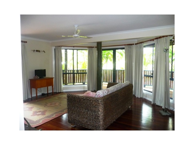 4 Nina Court, Cooloola Cove QLD 4580